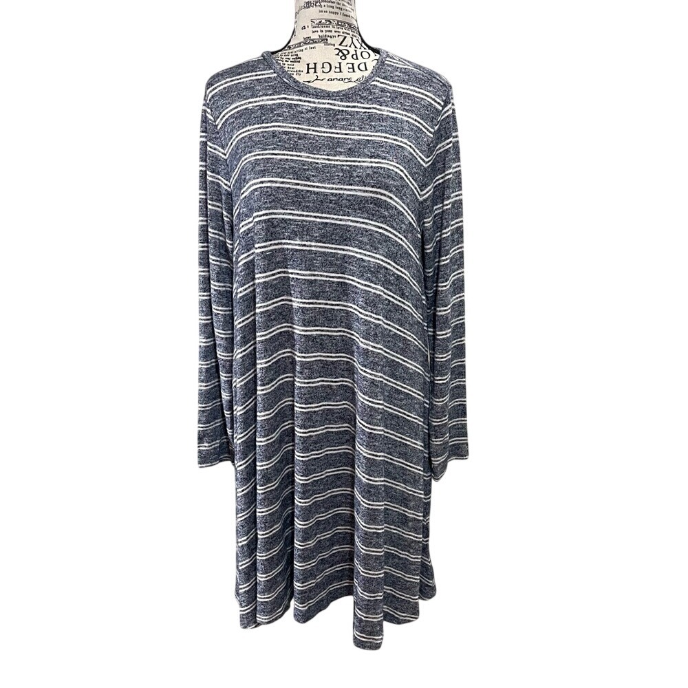 Lou & Grey‎ Navy and White Striped Top